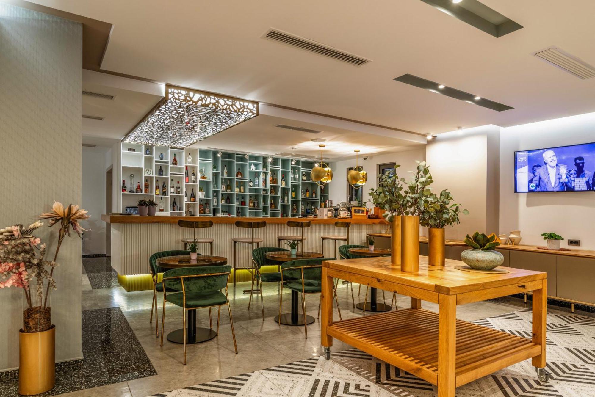 סרנדה Glow Boutique Hotel & Suites מראה חיצוני תמונה